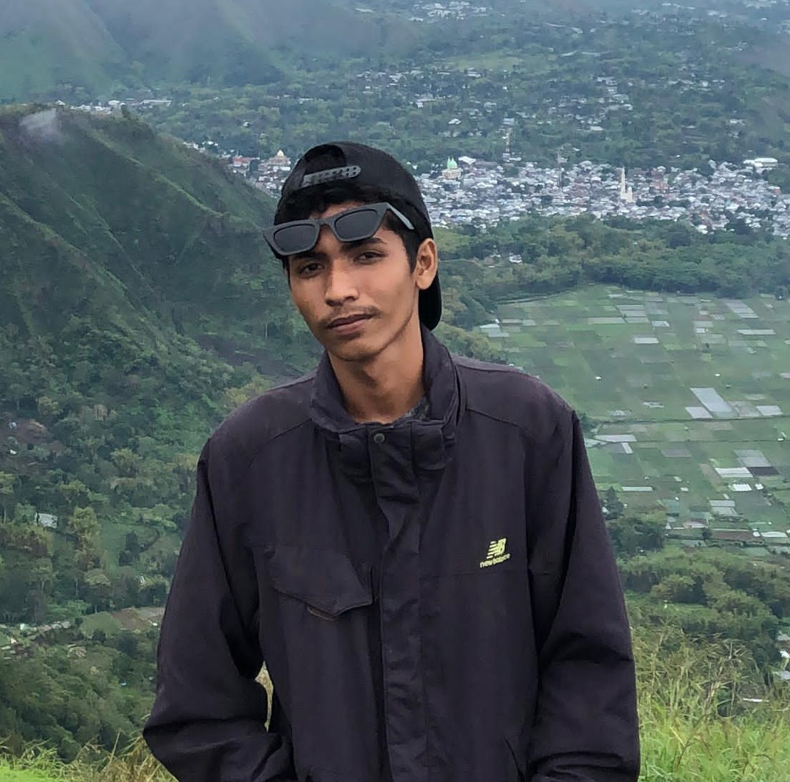 Foto Arun, Web Programmer